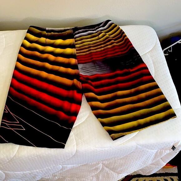 Quiksilver Board Shorts Colorful 34 - Picture 5 of 13